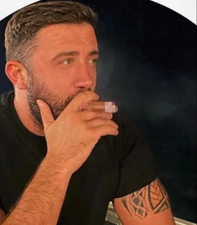 Büyükçekmece'de dehşet! Lüks araca kurşun yağdırdılar: 1 kişi ağır yaralandı - 1. Resim