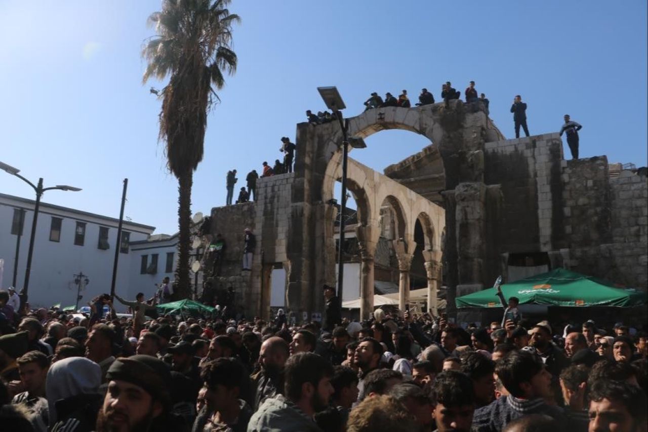 Son dakika | Şam Emevi Camii’nde izdiham! Ölü ve yaralılar var - 3. Resim