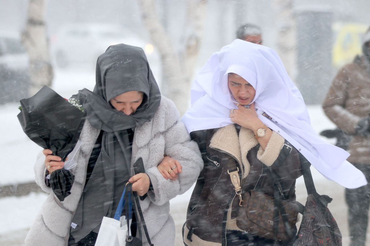 Kar soğuğu başladı: Hava bir anda değişti, haritalar karı gösterdi! İşte 11 Ocak Cumartesi hava durumu - 1. Resim