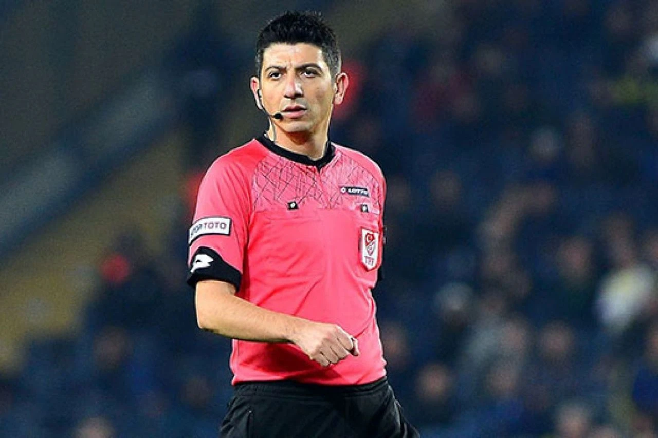 Başakşehir-Galatasaray VAR hakemi Yaşar Kemal Uğurlu'nun daha önce yönettiği maçlar - 2. Resim