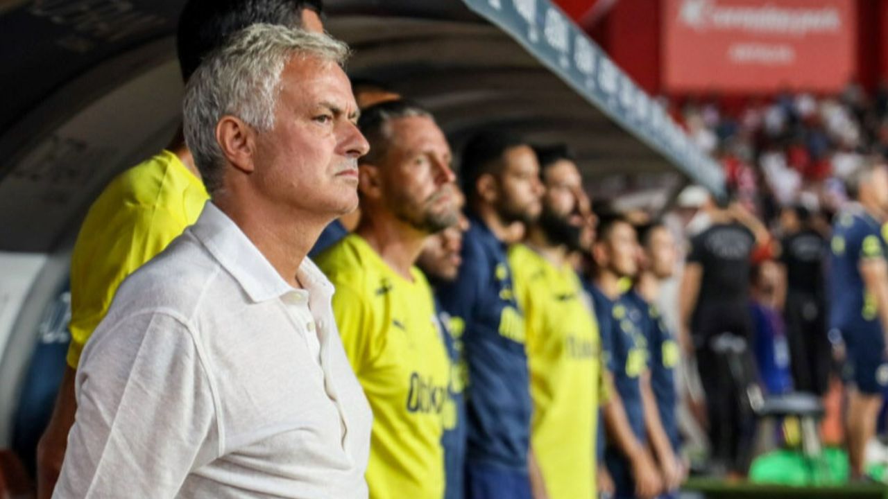 Fenerbahçe&#039;de büyük operasyon: Jose Mourinho 6 futbolcunun biletini kesti