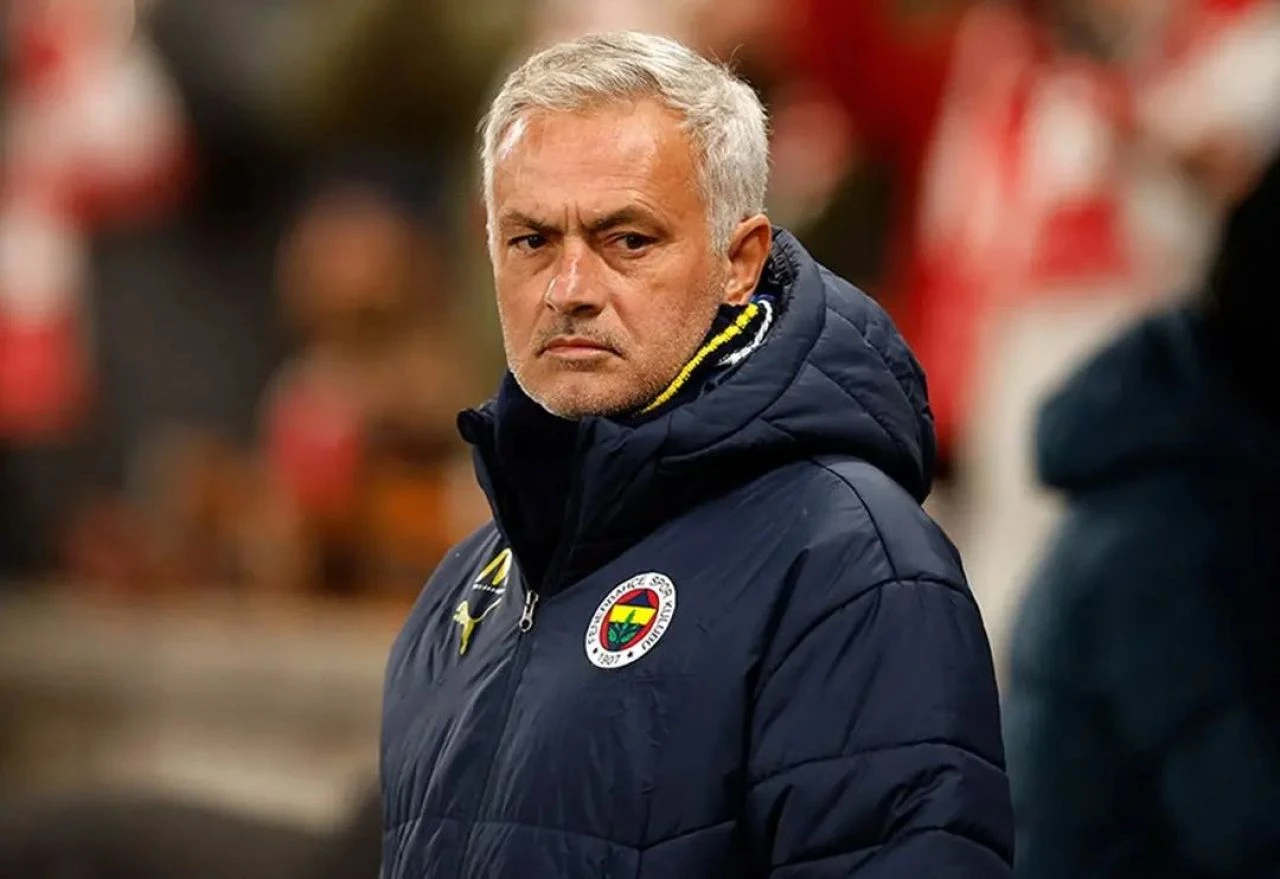 Fenerbahçe'de büyük operasyon: Jose Mourinho 6 futbolcunun biletini kesti - 6. Resim