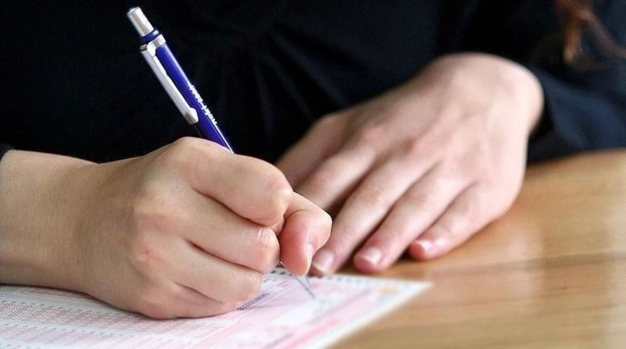 İstanbul'da lise ortak sınavında skandal! Sorular sızdı, Milli Eğitim sınavı iptal etti - 1. Resim