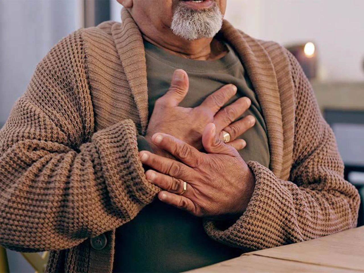 Kalp çarpıntısı için doğal çözüm önerileri: Evde kalp çarpıntısına iyi gelen şeyler, çaylar ve besinler neler?