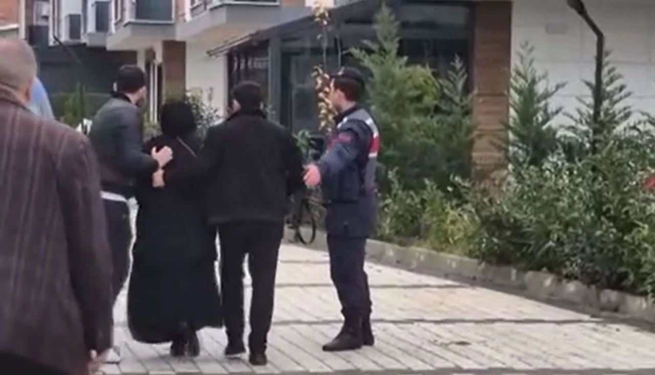 Son dakika | Tekirdağ'da villada vahşet! Birlikte yaşadığı kadını ve kızını öldürüp intihara kalkıştı