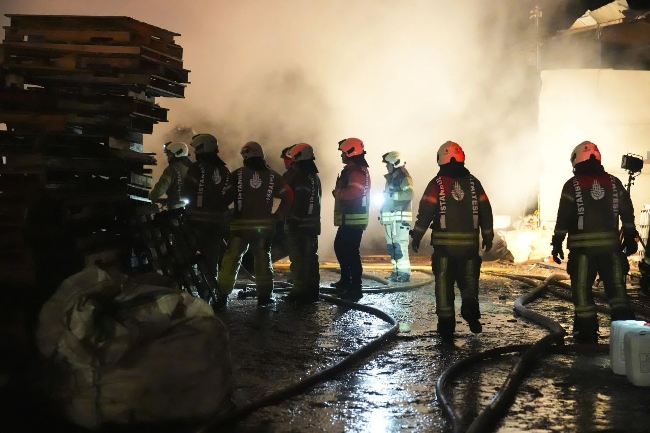 Tuzla'da palet fabrikasında korkutan yangın! - 2. Resim