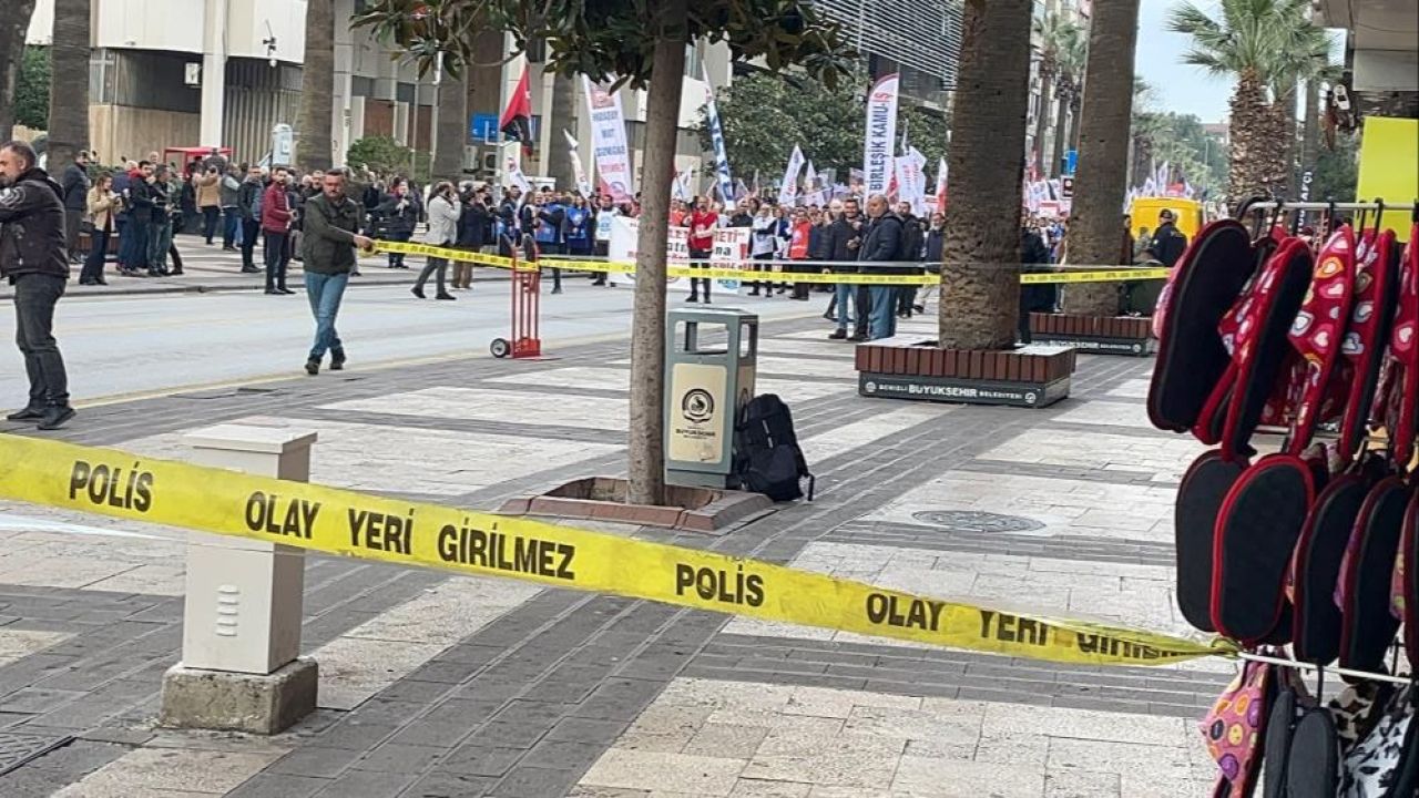 CHP binası önünde bomba paniği! Sırt çantası fünyeyle patlatıldı - 1. Resim