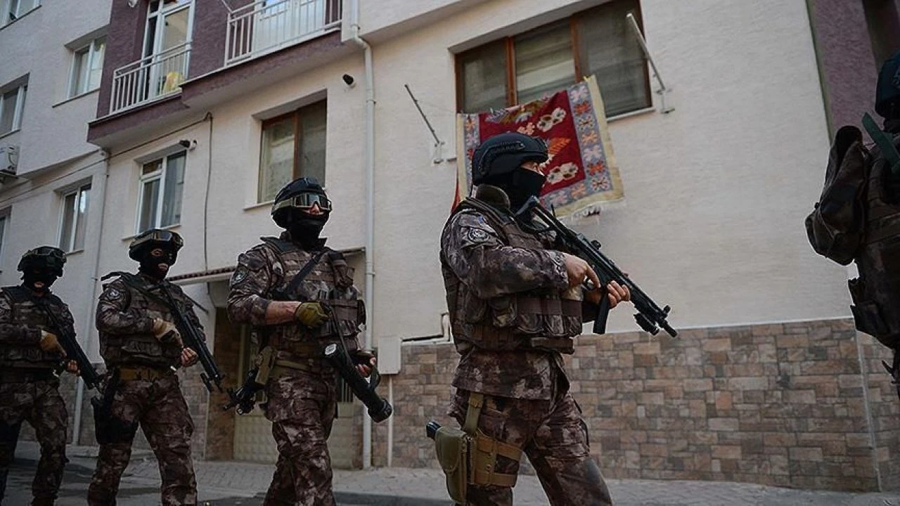Manisa merkezli 3 ilde DEAŞ operasyonu: 13 şüpheli tutuklandı - 2. Resim