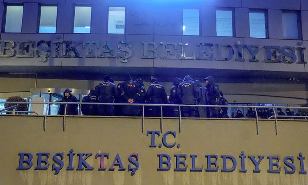 Rıza Akpolat kimdir? Beşiktaş Belediye Başkanı neden gözaltına alındı? - 1. Resim