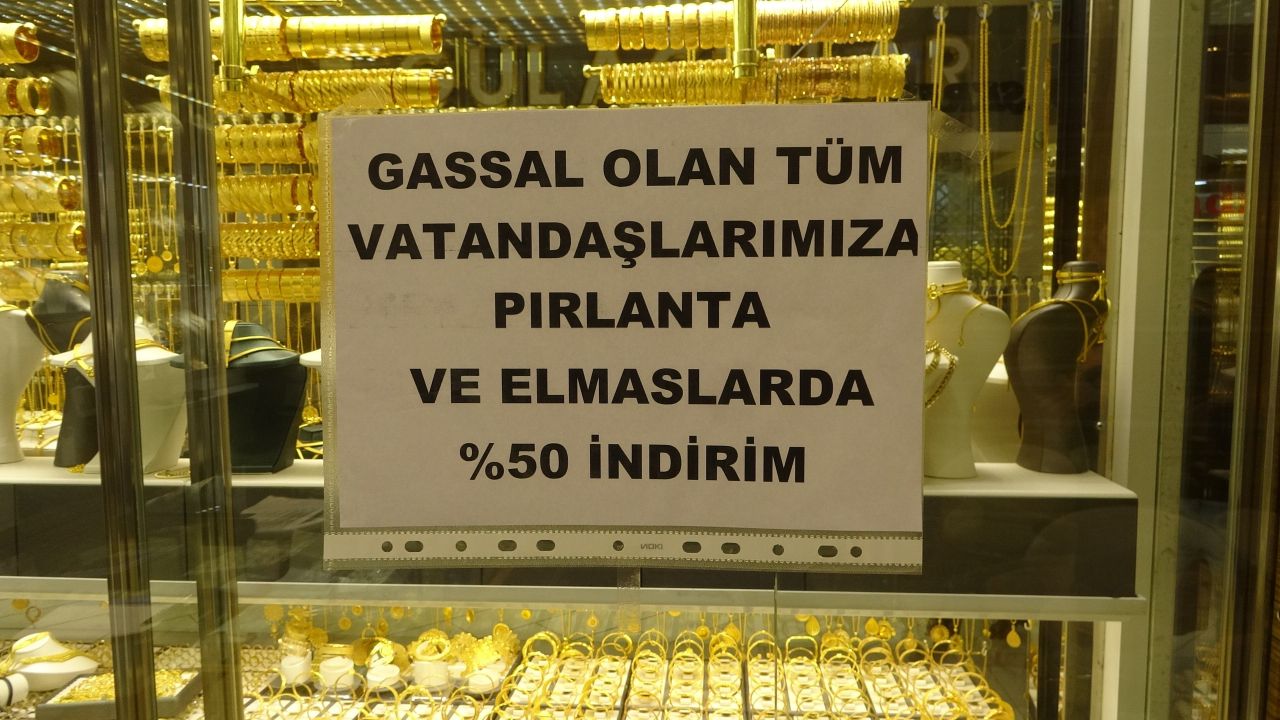 Kuyumcu pırlanta ve elmas ürünlerine yüzde 50 indirim yaptı! Şartları sosyal medyada gündem oldu - 2. Resim