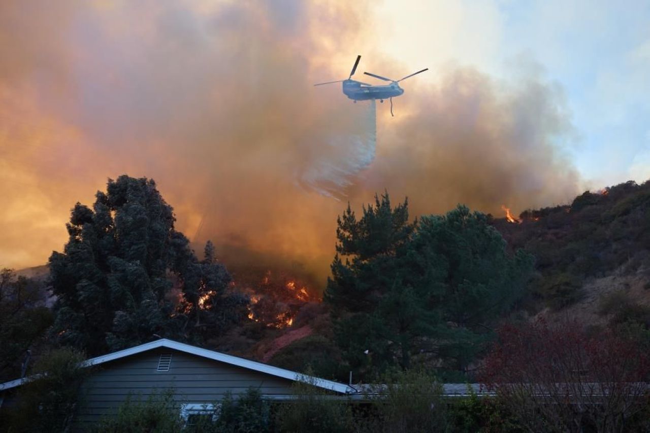 Los Angeles yangını neden çıktı? Sebebi 'yeniden alevlenme' olabilir - 4. Resim