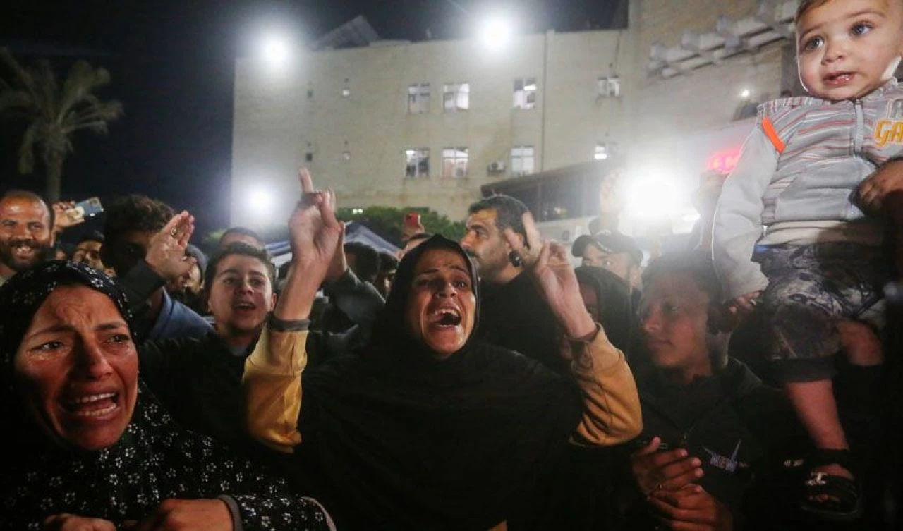İsrail ile Hamas arasındaki ateşkes şartları belli oldu! Gazzeliler sokaklarda gözleri yaşlı kutladılar - 15. Resim