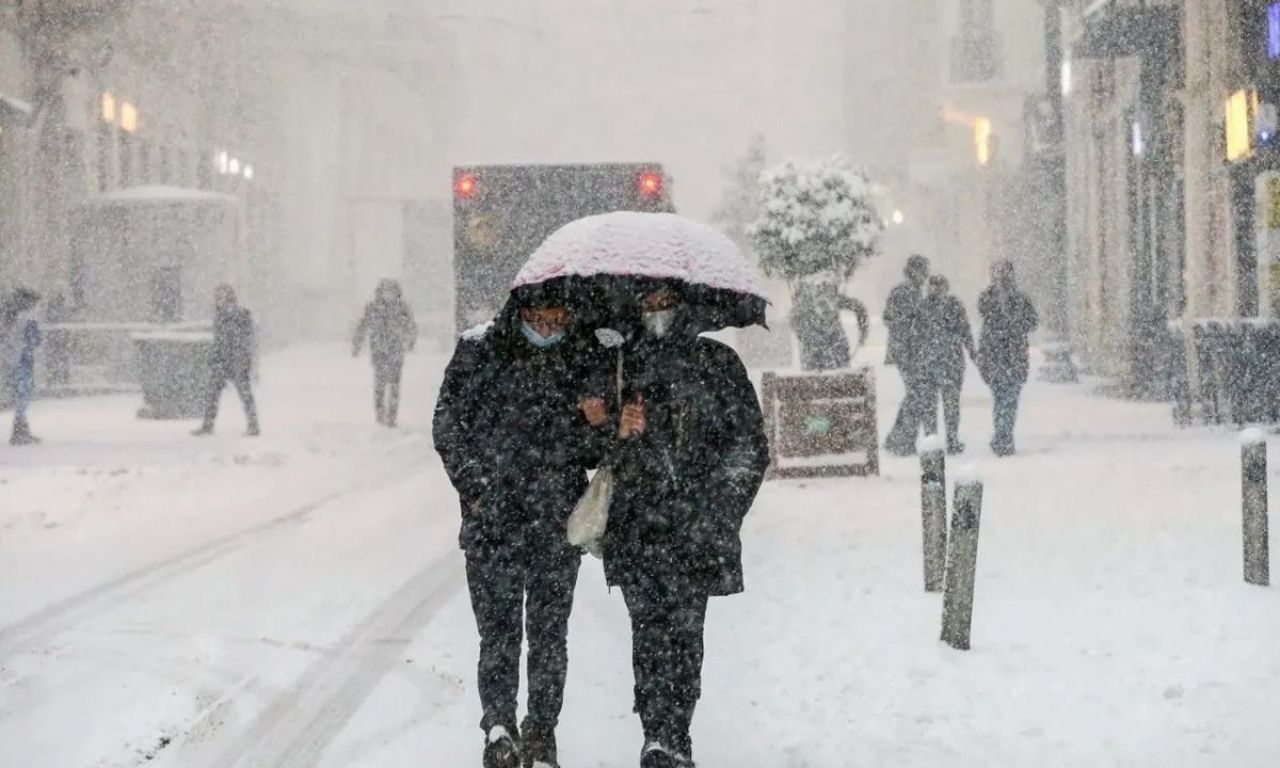 İstanbul için umut kesilmedi! Kar yağışı ihtimali olabilir: Meteoroloji uzmanı o tarihi işaret etti - 1. Resim