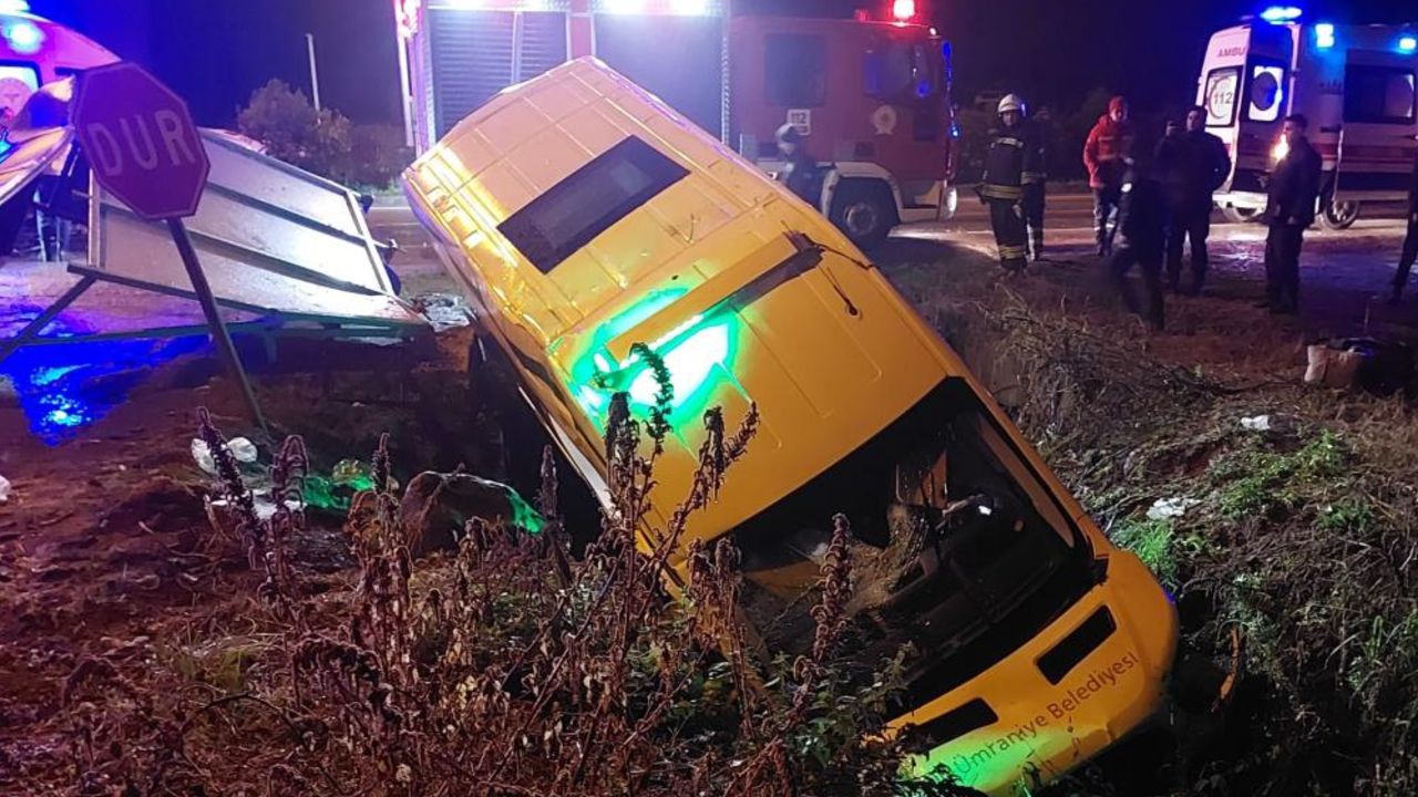 Samsun&#039;da cenaze aracı sulama kanalına devrildi: Çok sayıda yaralı var