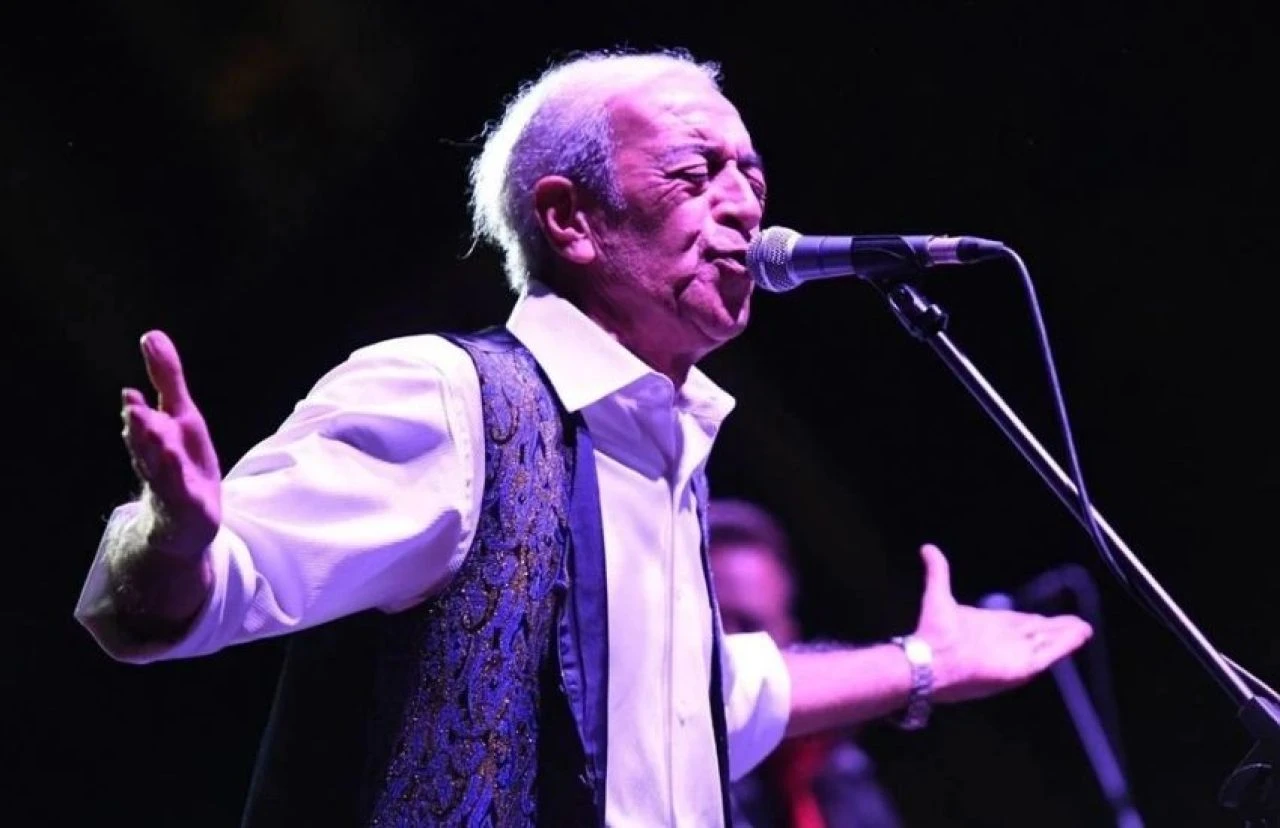 Edip Akbayram'ın hayatını kaybettiği haberine kızı Türkü Akbayram'dan sitem! Babasının son sağlık durumunu paylaştı