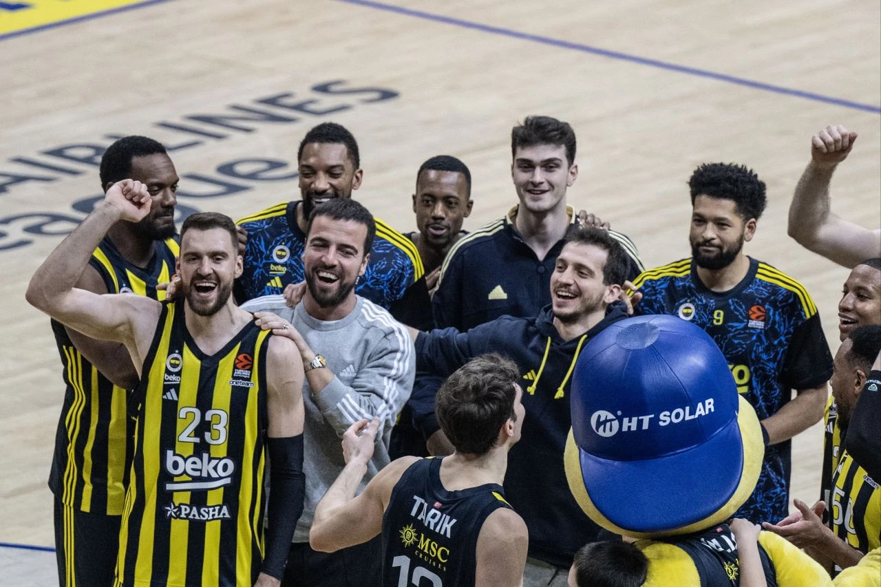 Fenerbahçe Beko Zalgiris Kaunas'ı 98-86 mağlup etti! Fenerbahçe Beko Zalgiris Kaunas'ı 98-86 mağlup etti! - 1. Resim
