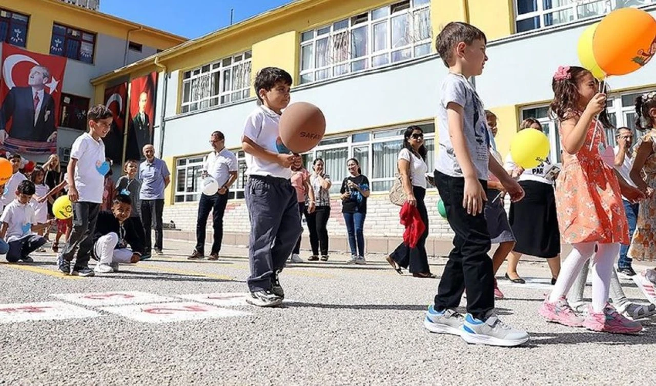 MEB'den yeni karar! İlkokullara sınıf tekrarı geldi! Resmi Gazete'de yayımlandı - 1. Resim