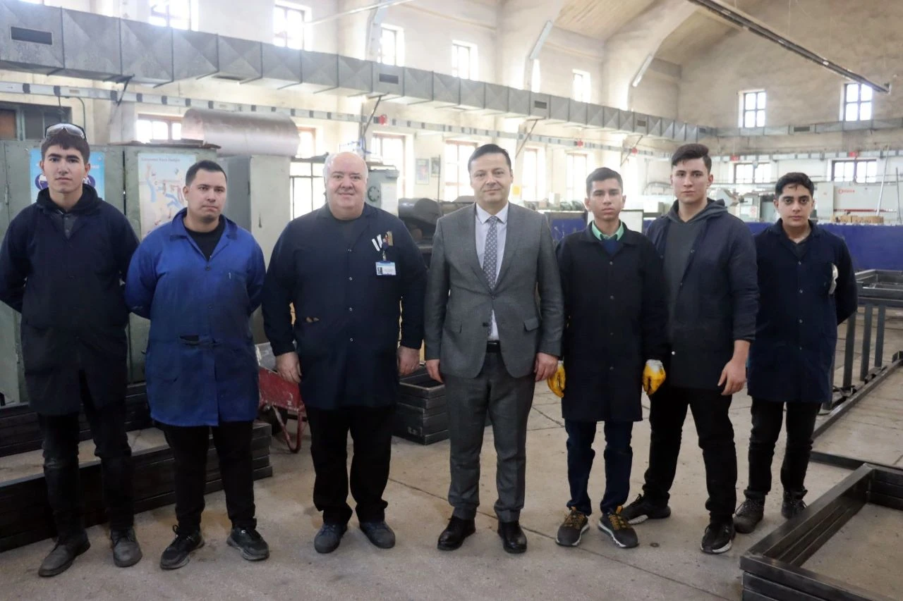 İş garantili okul! Buradan mezun olan kendi işinin patronu oluyor - 2. Resim