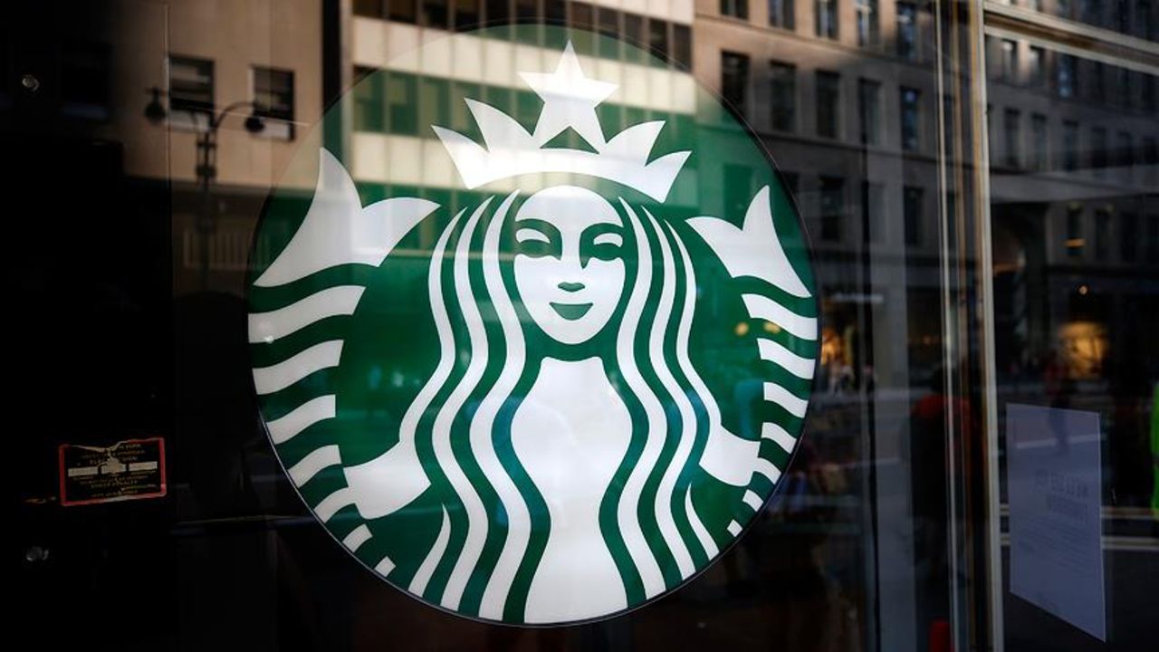 Starbucks küçülmeye gidiyor: İşten çıkarmalar başlıyor