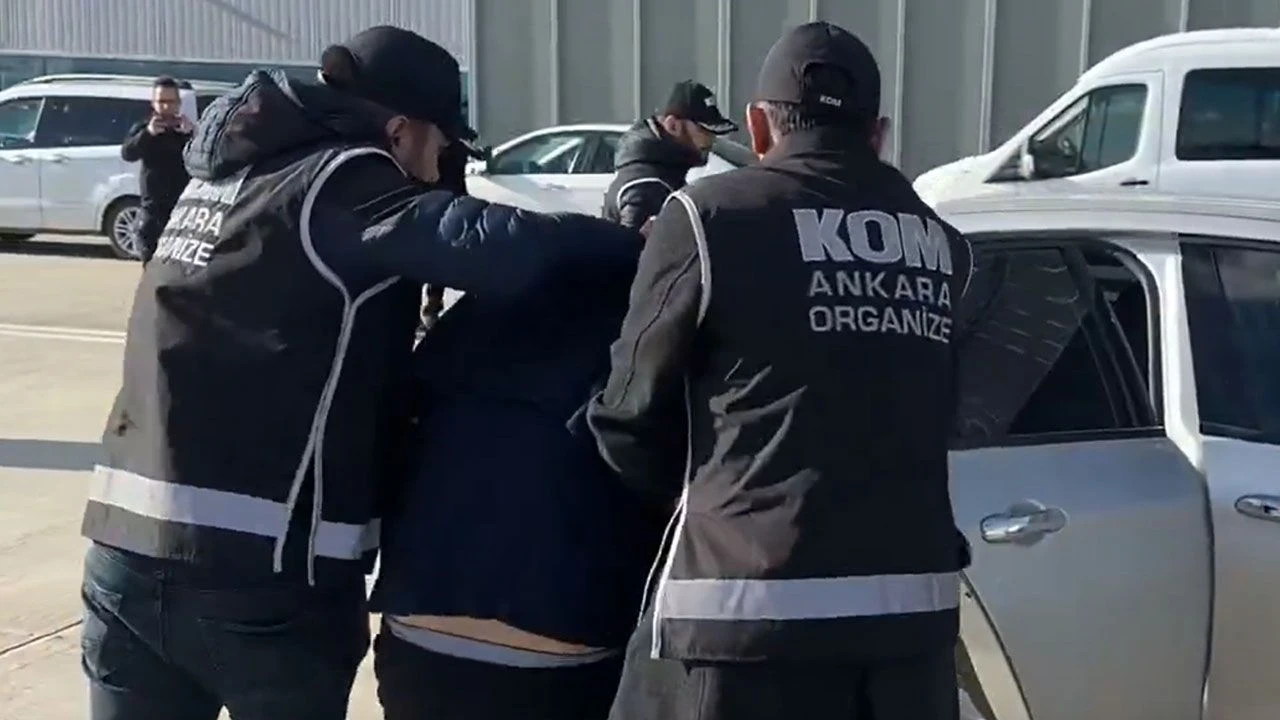 Son dakika | Kırmızı bültenle aranan organize suç örgütü elebaşı Ercan Yılmaz Türkiye'ye getirildi - 3. Resim