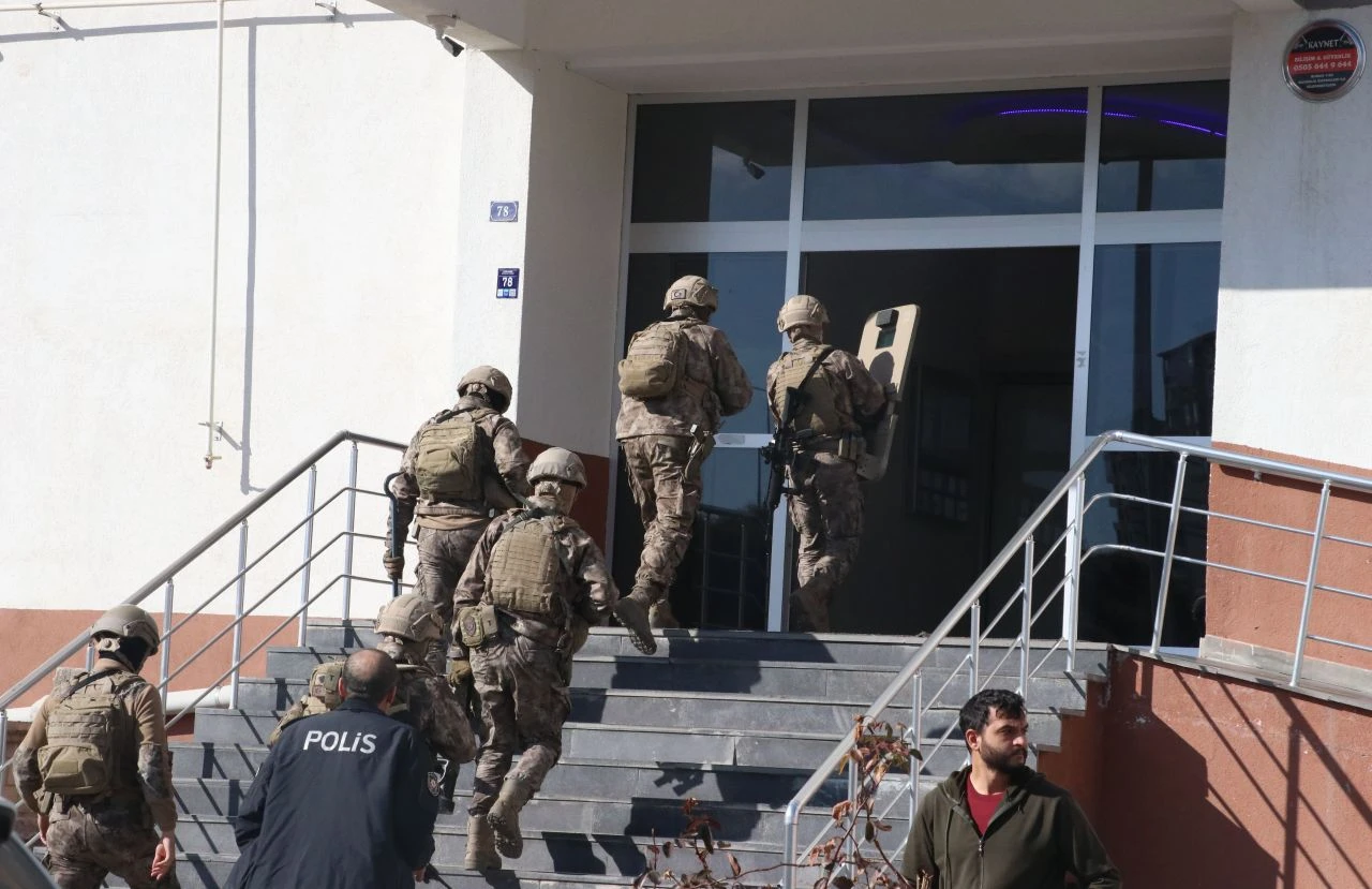 Kayseri'de korkunç olay! Oğlunu vuran baba kendini eve kilitledi - 2. Resim