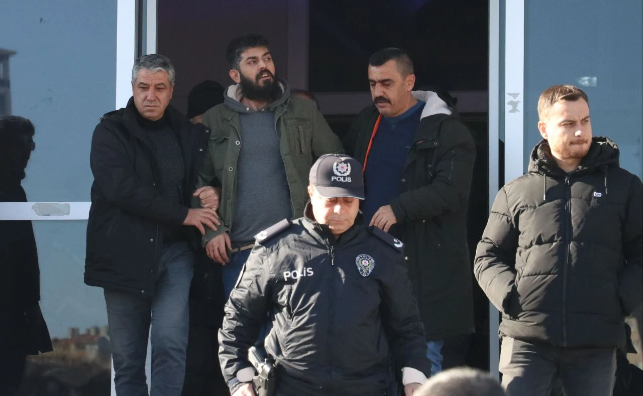 Kayseri'de korkunç olay! Oğlunu vuran baba kendini eve kilitledi - 3. Resim