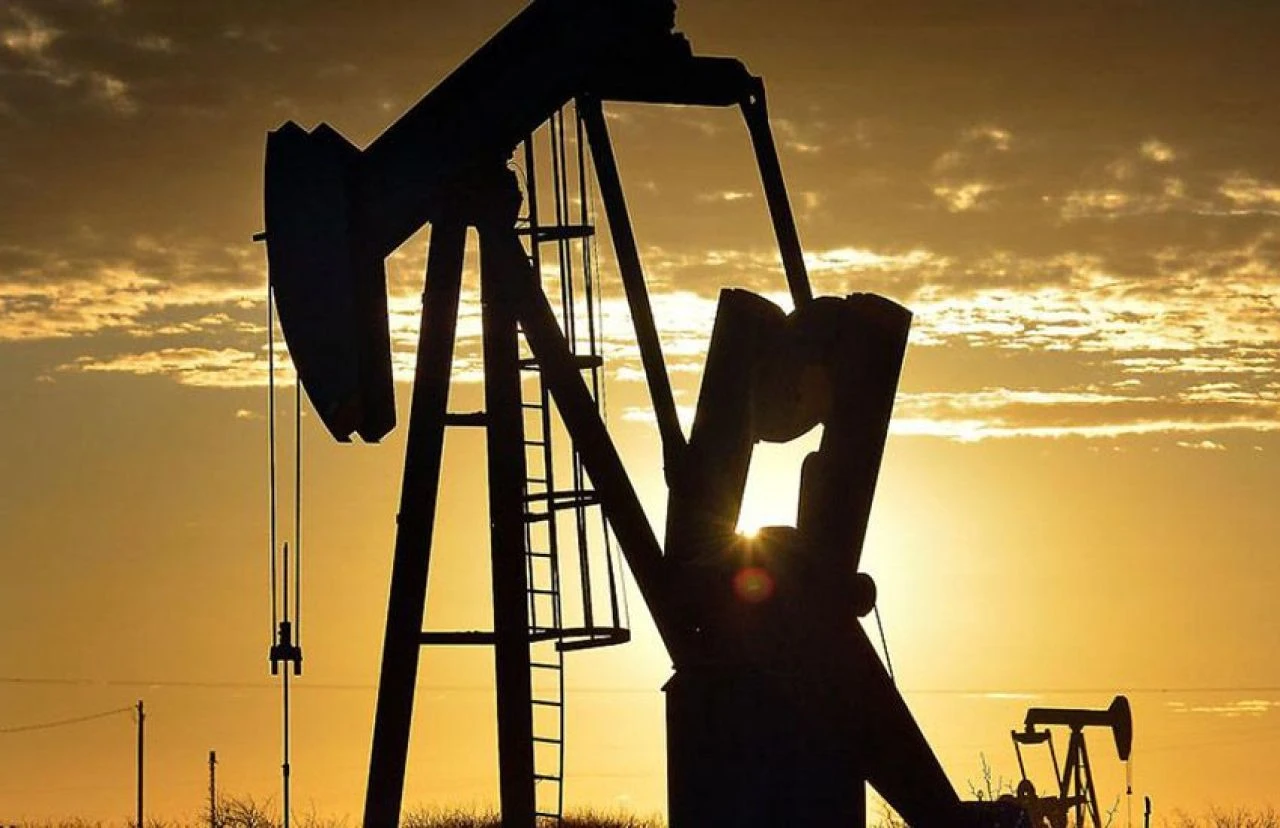 Petrol fiyatlarında hareketlilik: Trump'ın Rusya hamlesi bekleniyor - 1. Resim