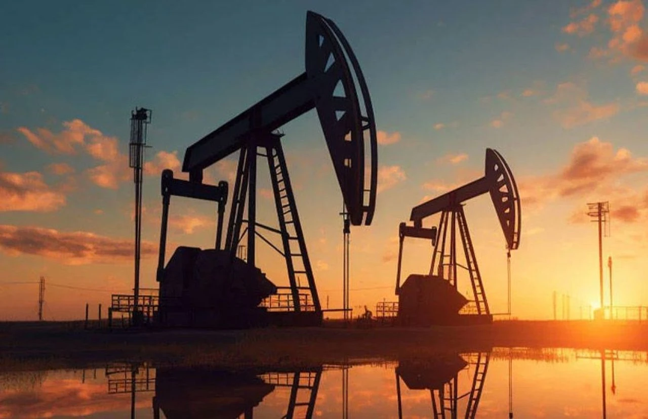 Petrol fiyatlarında hareketlilik: Trump'ın Rusya hamlesi bekleniyor - 2. Resim