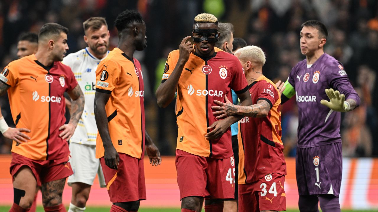 Abdülkerim Bardakcı Muslera&#039;ya sahip çıktı! &#039;Çok büyük karakter&#039;