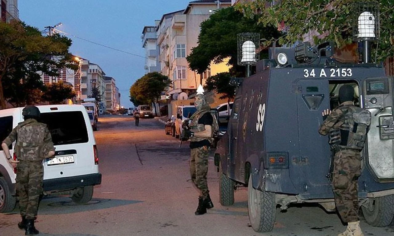 İstanbul merkezli 6 ilde MLKP operasyonu! Çok sayıda kişi gözaltına alındı - 2. Resim