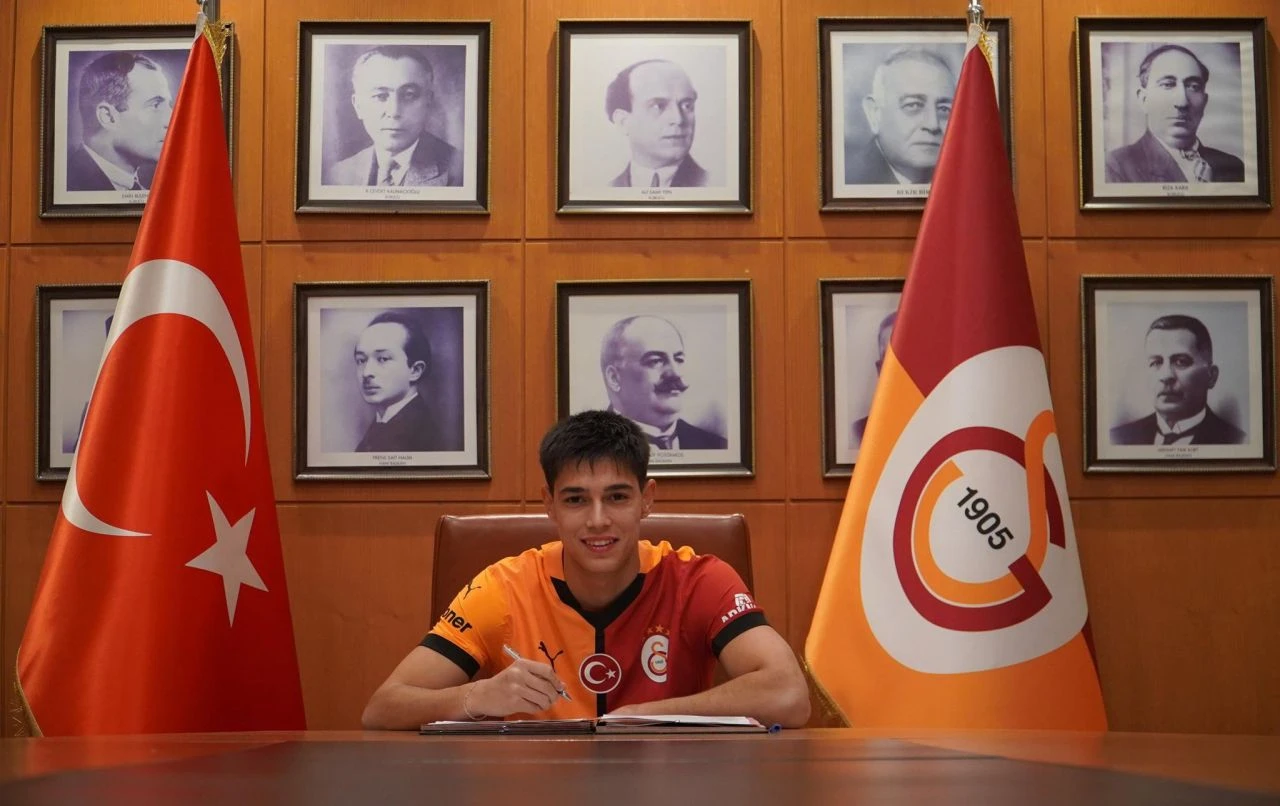 Galatasaray'da flaş ayrılık! Genç oyuncu kiralık gönderildi - 2. Resim