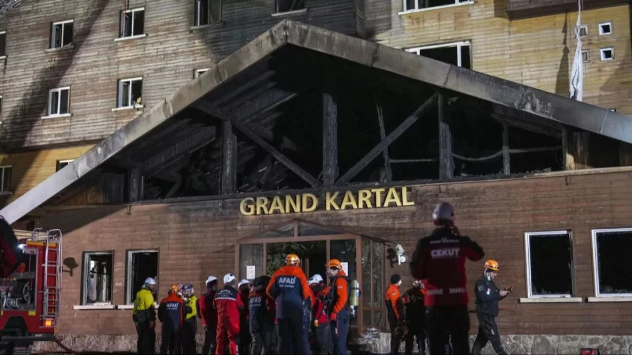 Gündeme oturacak iddia! Otel faciasında AFAD ekiplerinden para istendi - 2. Resim
