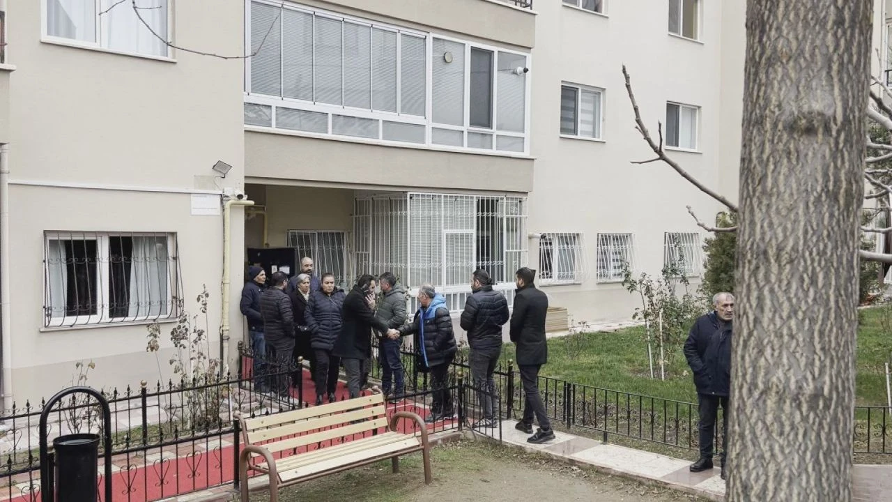 Otel faciasında kahreden detaylar! Çocuklarını kurtarmak için son ana kadar mücadele etmiş: Sadece 5 kat dayanabilmişler - 1. Resim