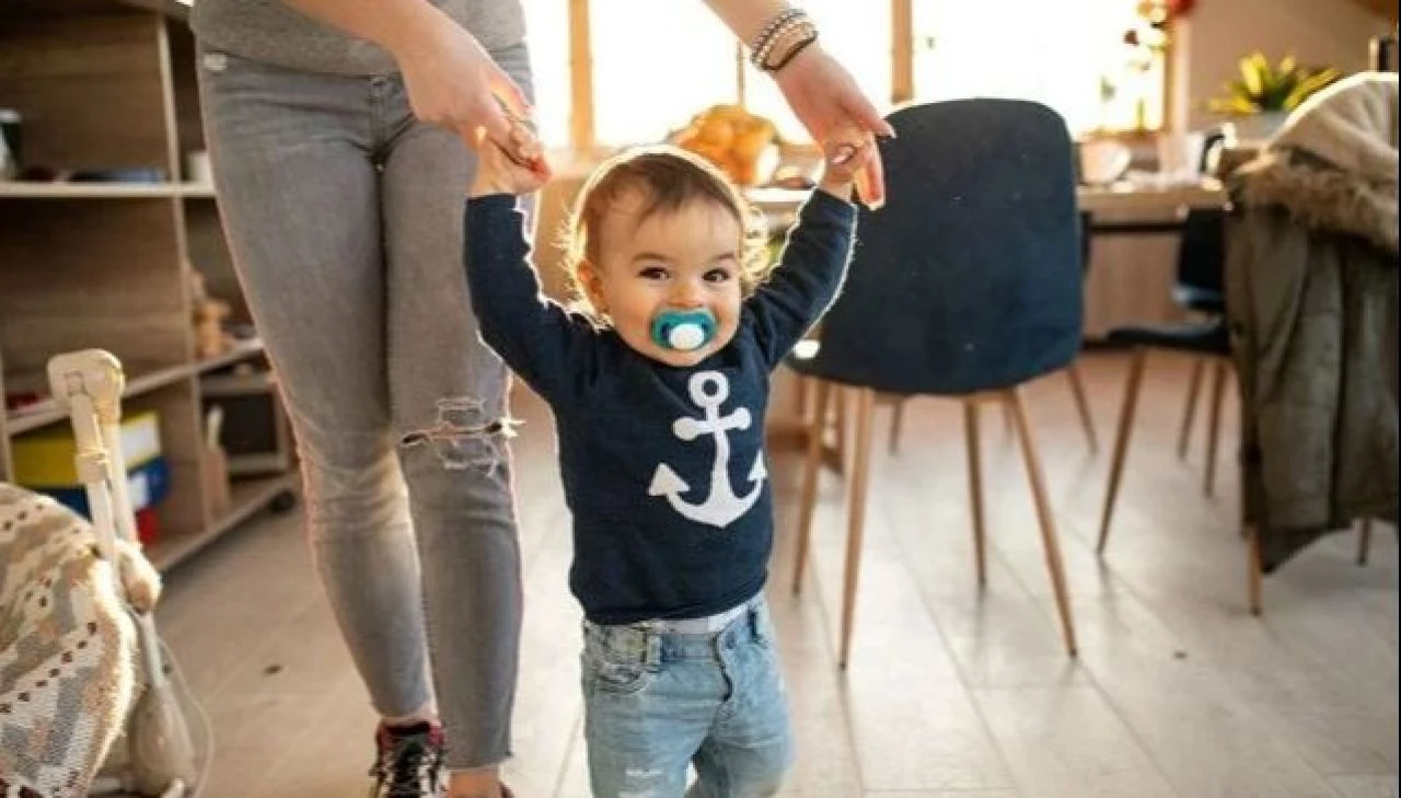 Çalışan annelere müjde! 21 bin liraya kadar bakıcı desteği: Başvuru şartları belli oldu - 1. Resim