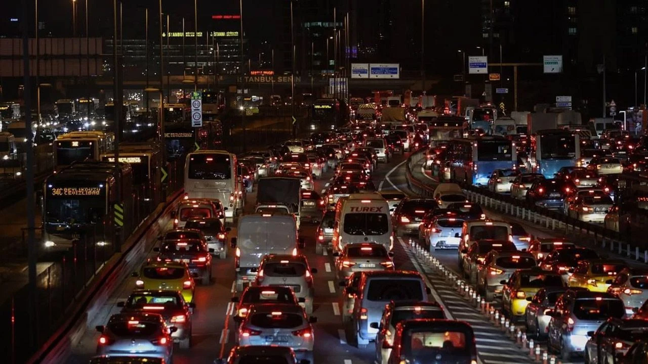 Dünyada trafikte en fazla vakit kaybeden şehir açıklandı: İstanbul, ABD şehirlerini geçti - 2. Resim