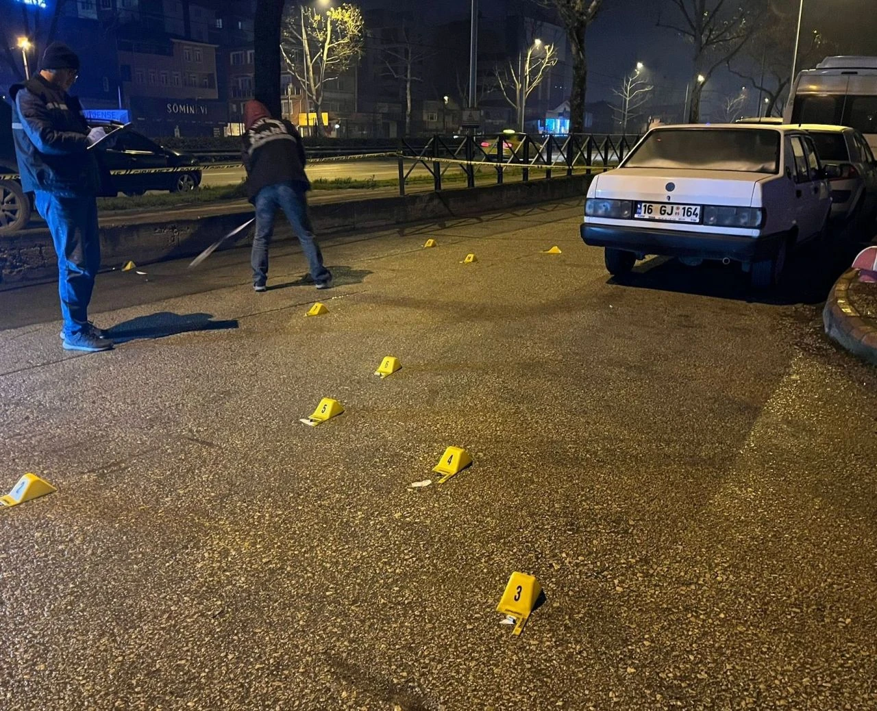 Gece kulübü önünde dehşet! Motosikletiyle gelip kurşun yağmuruna tuttu - 2. Resim