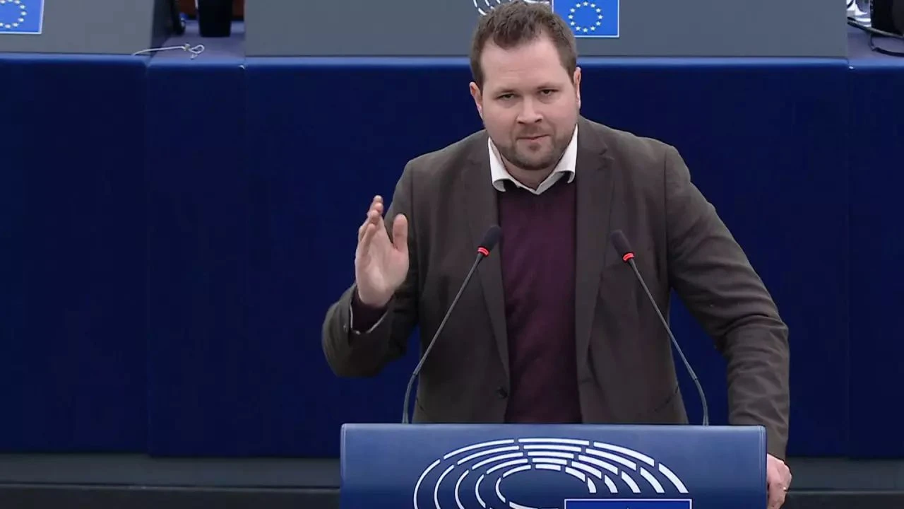 Grönland'a göz dikti ortalık karıştı! Danimarkalı siyasetçi Trump'a küfretti - 2. Resim