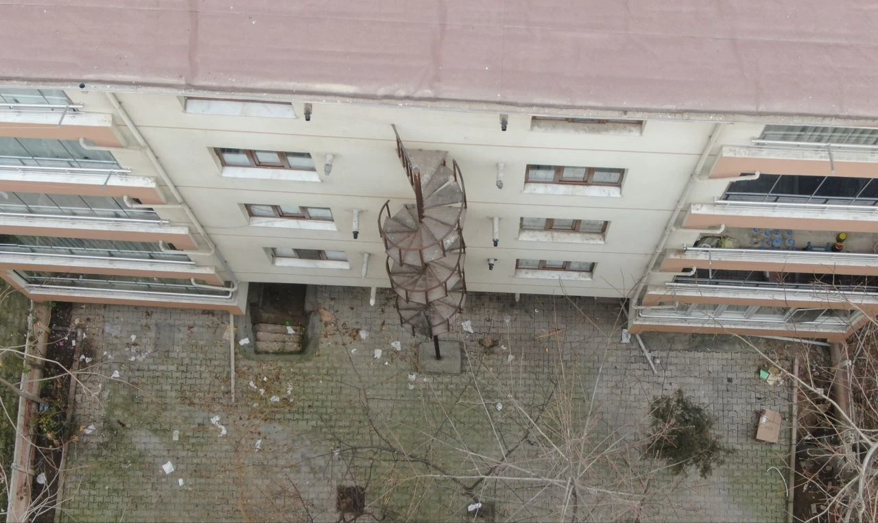 Kartalkaya faciası da ders olmadı! Elazığ’da dehşete düşüren 'yangın merdiveni'