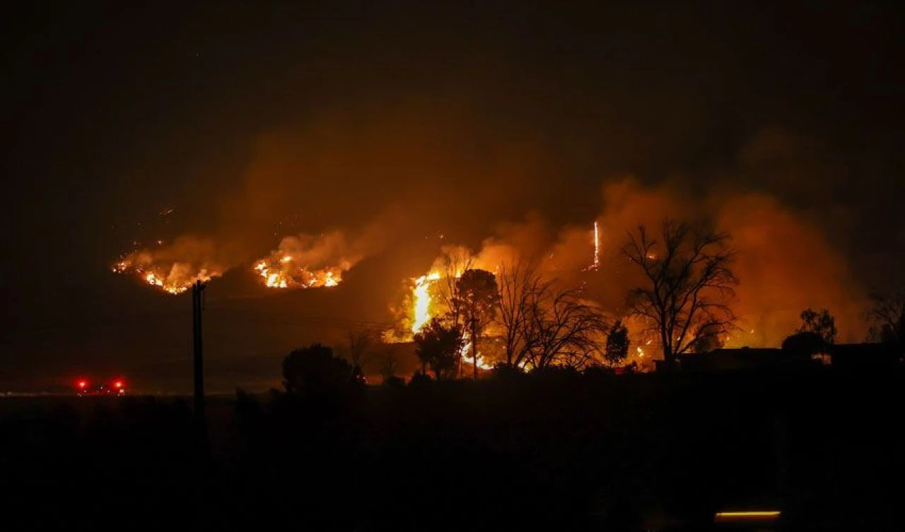 Los Angeles'ta patlak veren son korkunç orman yangını Hughes! Bu kez riskler daha fazla - 4. Resim