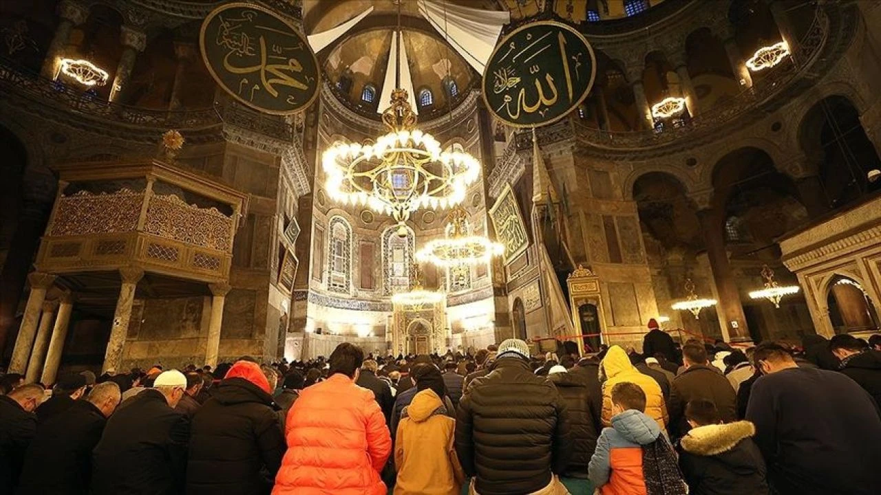 Miraç Kandili’nde oruç tutulur mu, hangi gün? 26 Ocak’ta idrak edilecek - 1. Resim