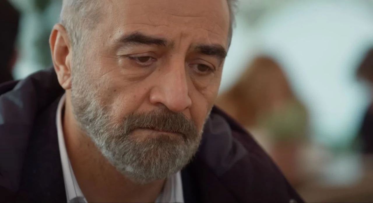 Perşembe hangi diziler var? Hudutsuz Sevda ve Siyah Kalp yeni bölümü ertelendi