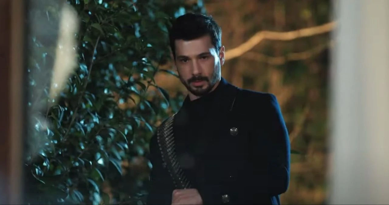 Perşembe hangi diziler var? Hudutsuz Sevda ve Siyah Kalp yeni bölümü ertelendi