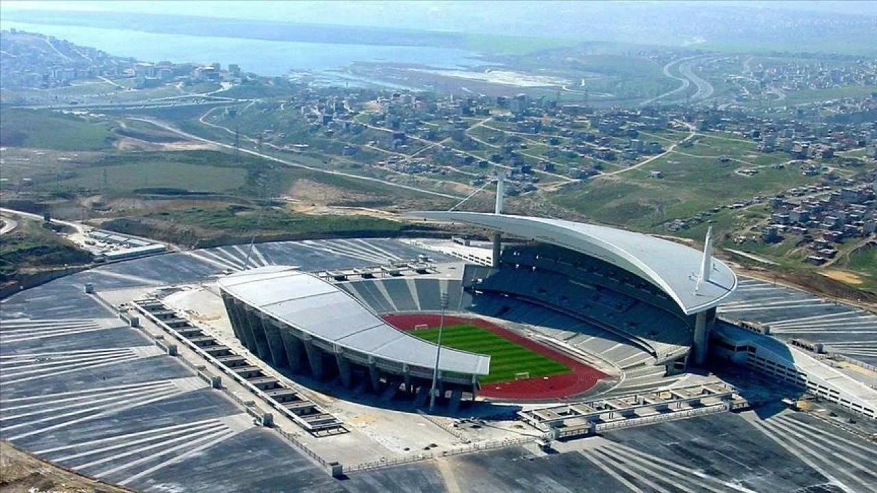 Beşiktaş-Kırklarelispor maçı nerede oynanacak? Karşılaşmanın neden Tüpraş Stadyumu'nda oynanmayacağı gündem oldu