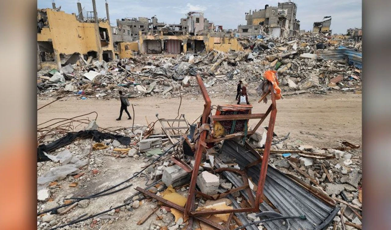 Dünya gündemine damga vuran anlardı! Hamas lideri Yahya Sinvar'ın ölürken oturduğu koltuk ve askeri yeleği - 7. Resim