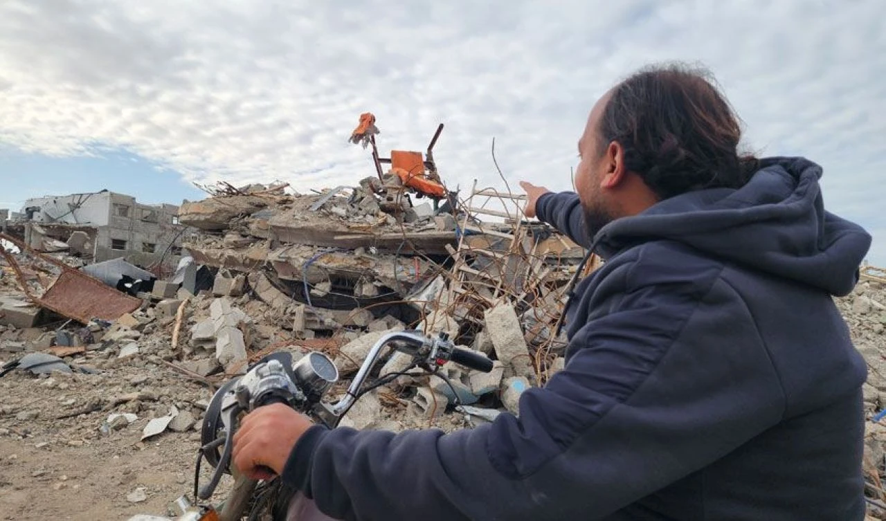 Dünya gündemine damga vuran anlardı! Hamas lideri Yahya Sinvar'ın ölürken oturduğu koltuk ve askeri yeleği - 8. Resim