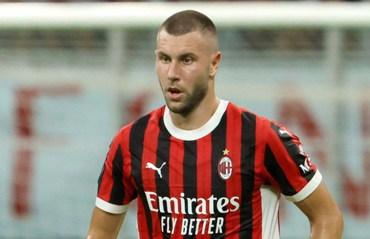 Galatasaray'ın intikam planı Strahinja Pavlovic: Milan Skriniar'ı alan Fenerbahçe'ye cevap verecekler - 2. Resim