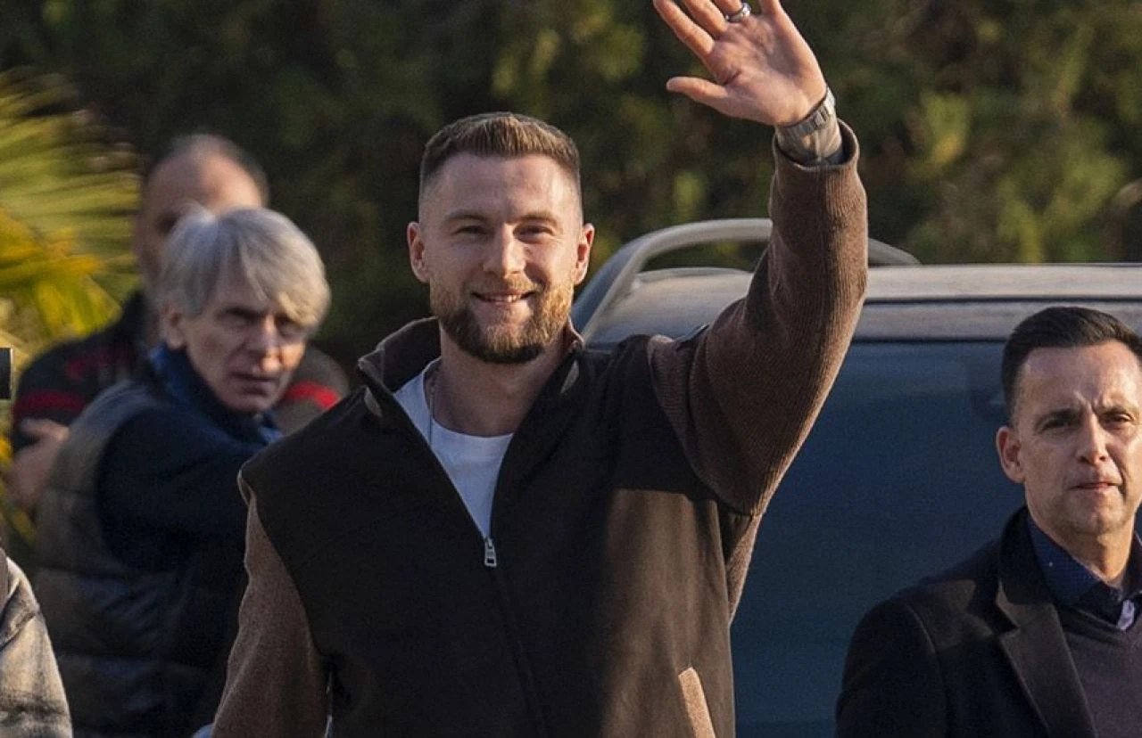 Galatasaray'ın intikam planı Strahinja Pavlovic: Milan Skriniar'ı alan Fenerbahçe'ye cevap verecekler - 1. Resim