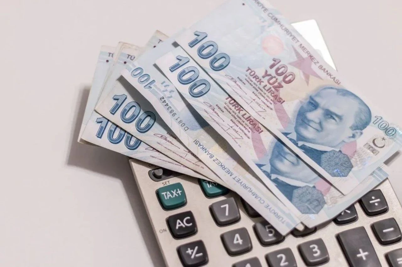 Kredi almayı düşünenler dikkat! İhtiyaç kredisi oranları değişti: İşte 12 ay vadeli 250 bin TL'nin geri ödemesi - 1. Resim