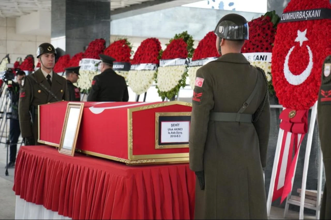 Şehit Astsubay Üstçavuş Ufuk Akıncı son yolculuğuna uğurlandı