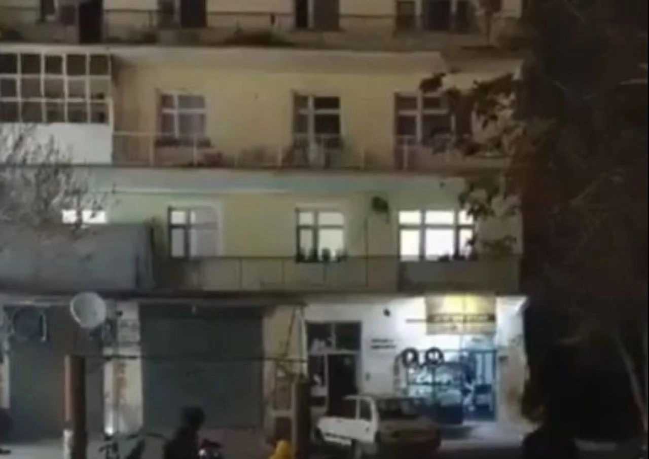 Son dakika | Konya'da 4 katlı bina çöktü, enkaz altında kalanlar var - 4. Resim
